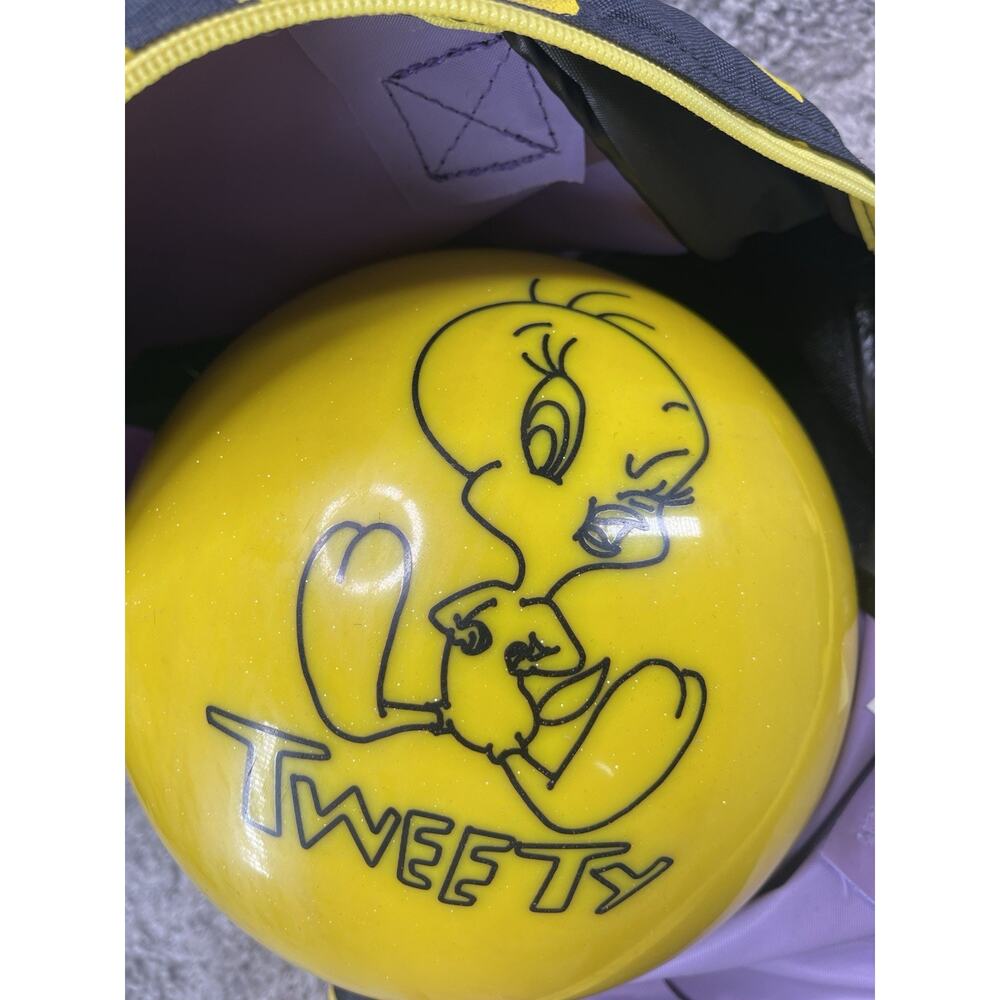 Vintage Tweety Bird Drilled 8.4 lb Bowling Ball And Carrying Bag Brunswick 1999